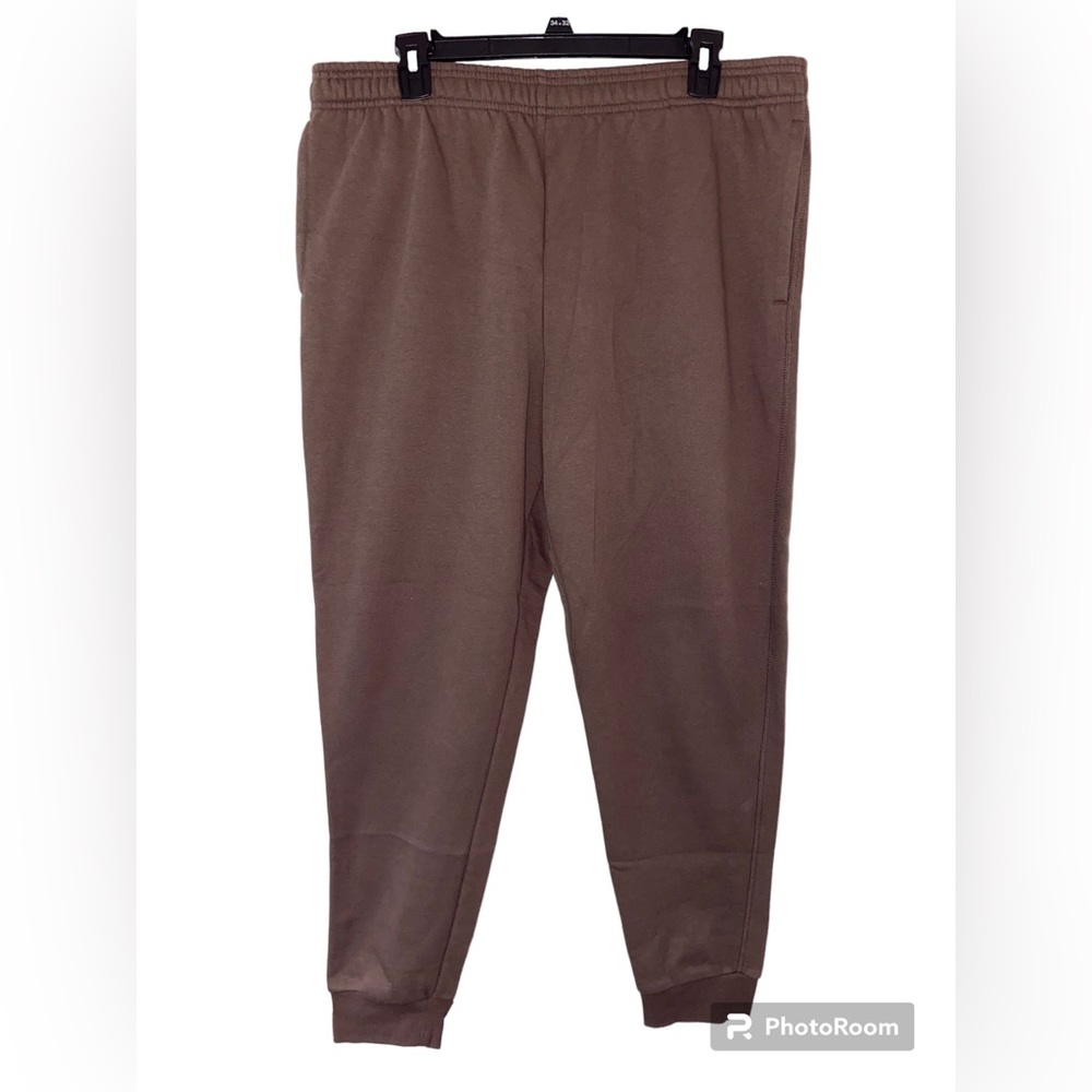 Men’s Brown Fleece Jogger Pants by Amazon Essentials / Size L
